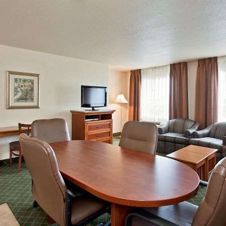 Staybridge Suites - Calgary Airport, An Ihg Hotel Room photo