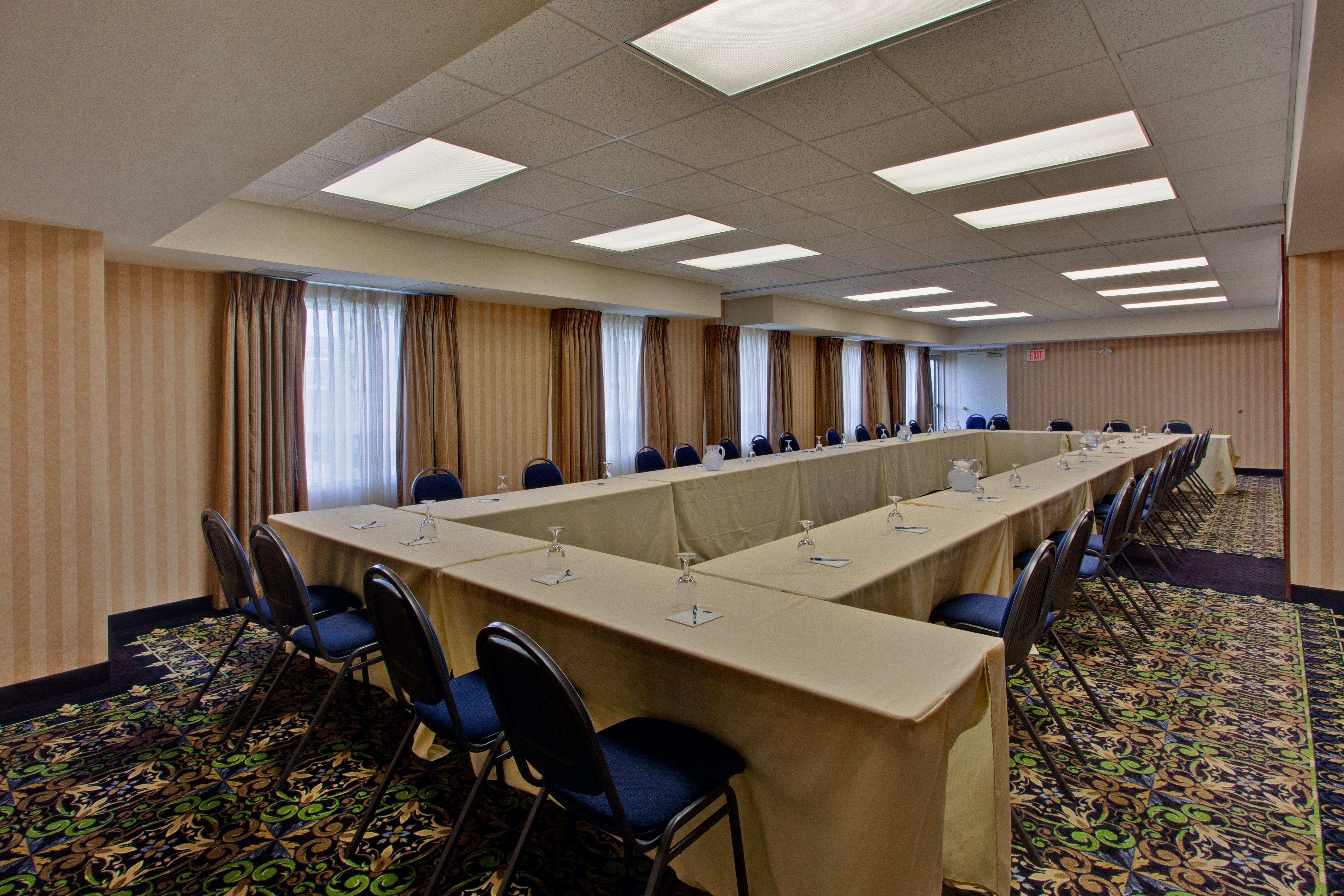 Staybridge Suites - Calgary Airport, An Ihg Hotel Exterior photo