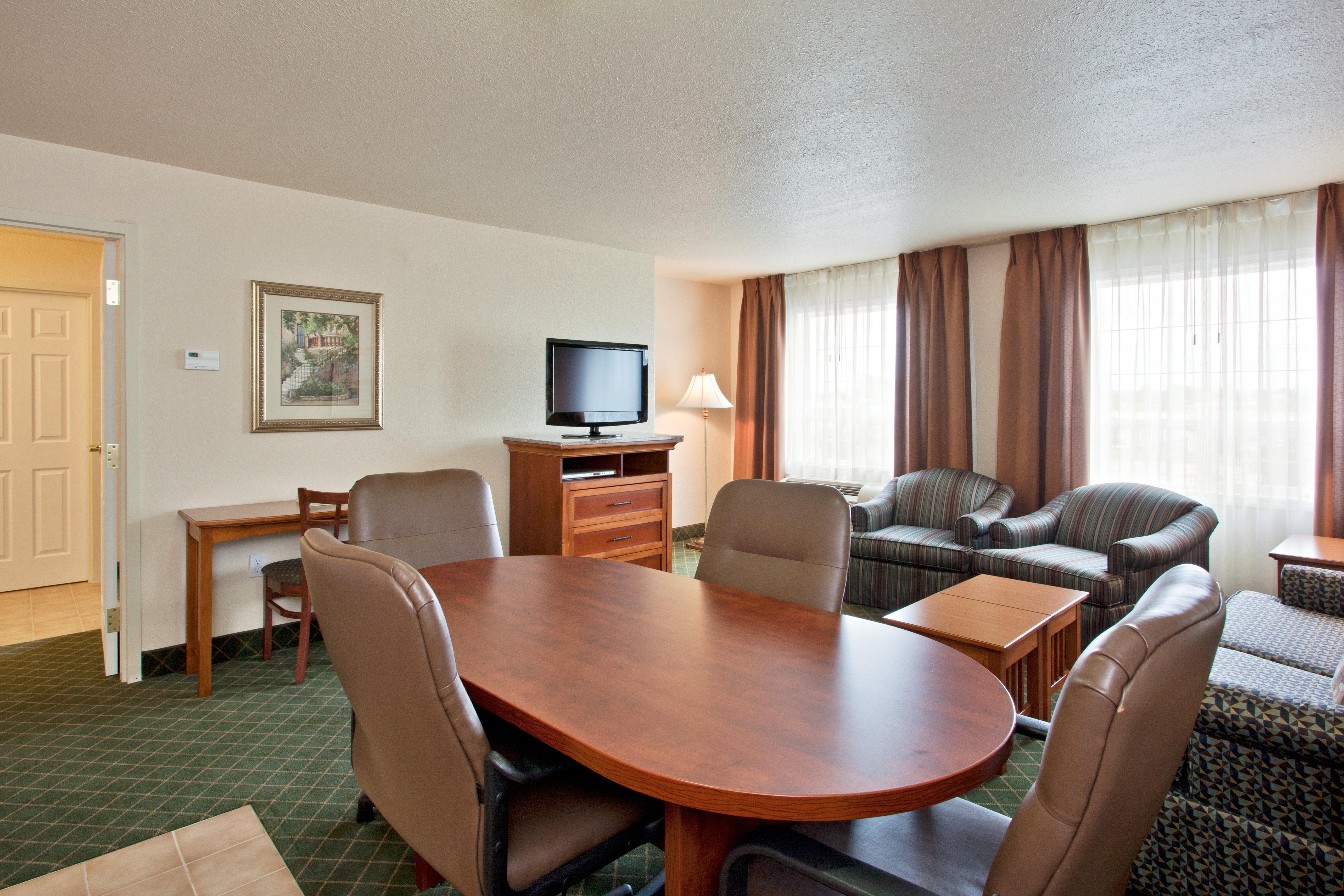 Staybridge Suites - Calgary Airport, An Ihg Hotel Room photo